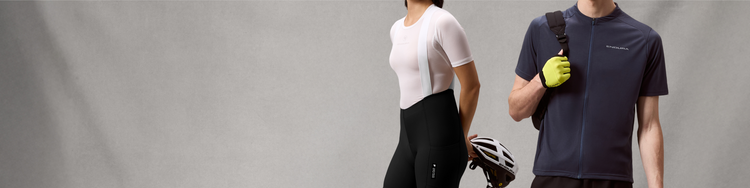 Cyclists wearing Endura Loop cycling kit
