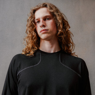 Unisex Corner L/S Tee - Black