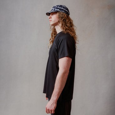 Unisex Corner S/S Tee - Black