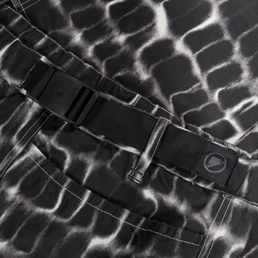 Unisex Corner V Shorts - Black Camo