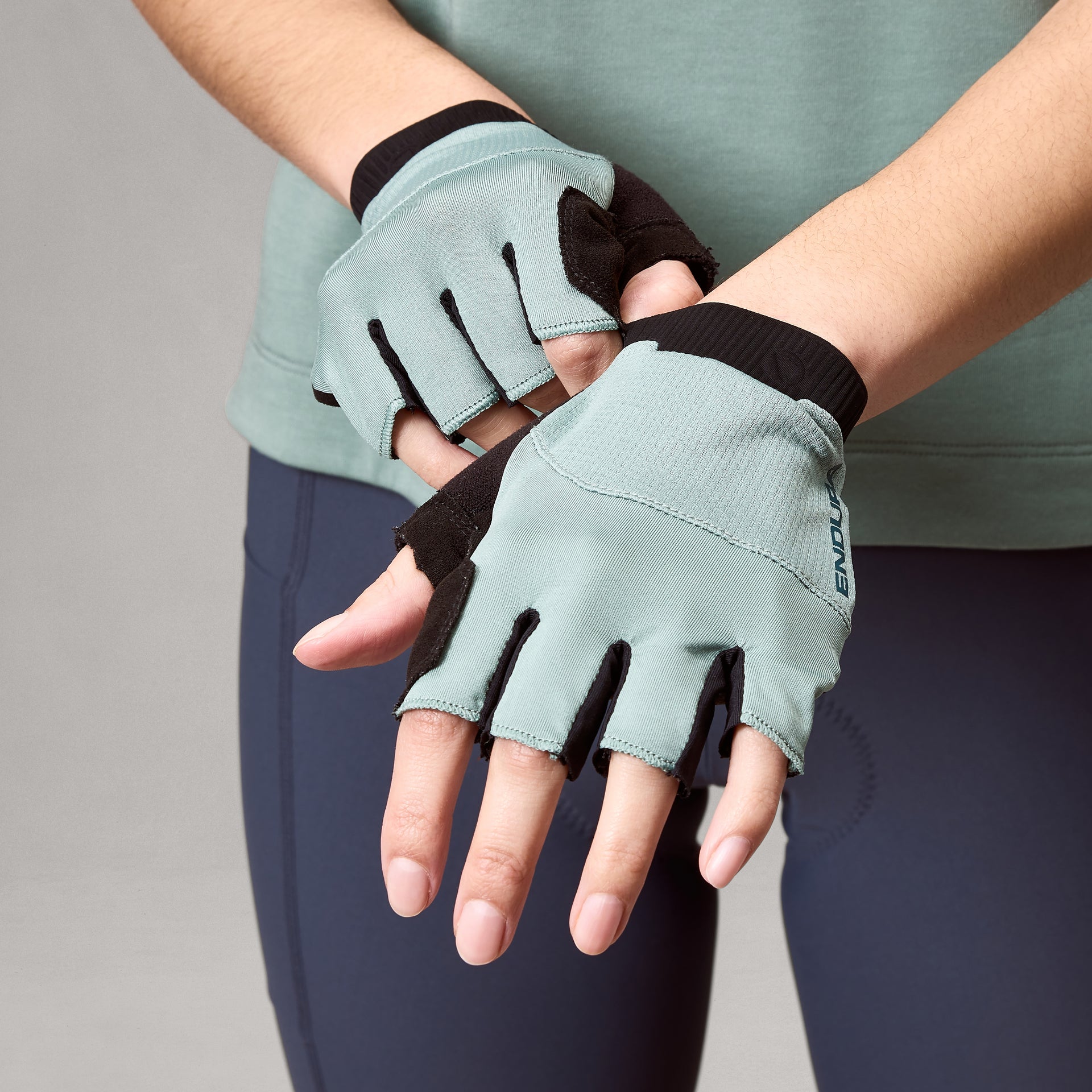 fingerlose handschuhe grün Loop Mitts - Sage Green