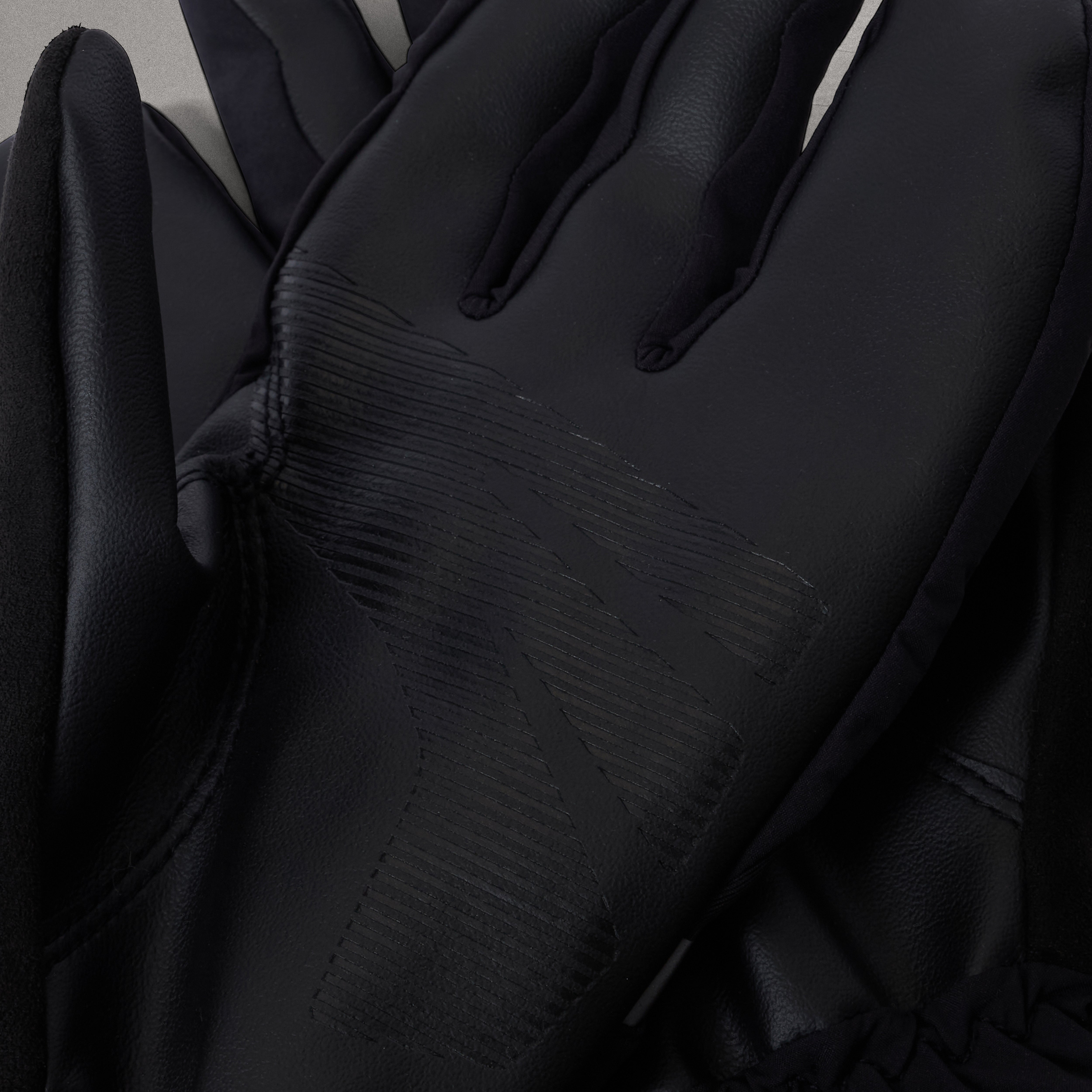 MT500 Freezing Point Lobster Gloves - Black | Endura US