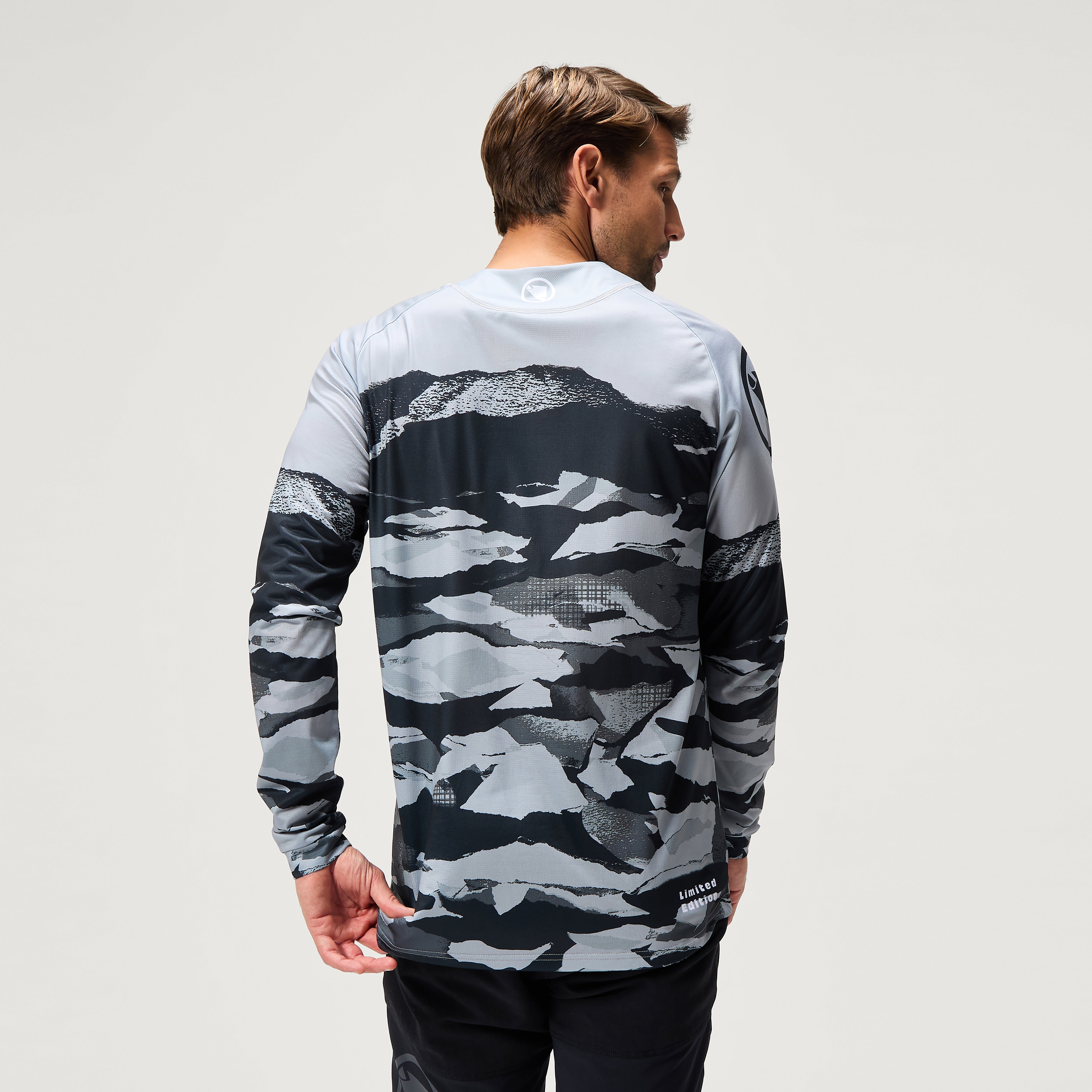 Men's Ltd Mountain Camo L/S Tee - Black | Endura